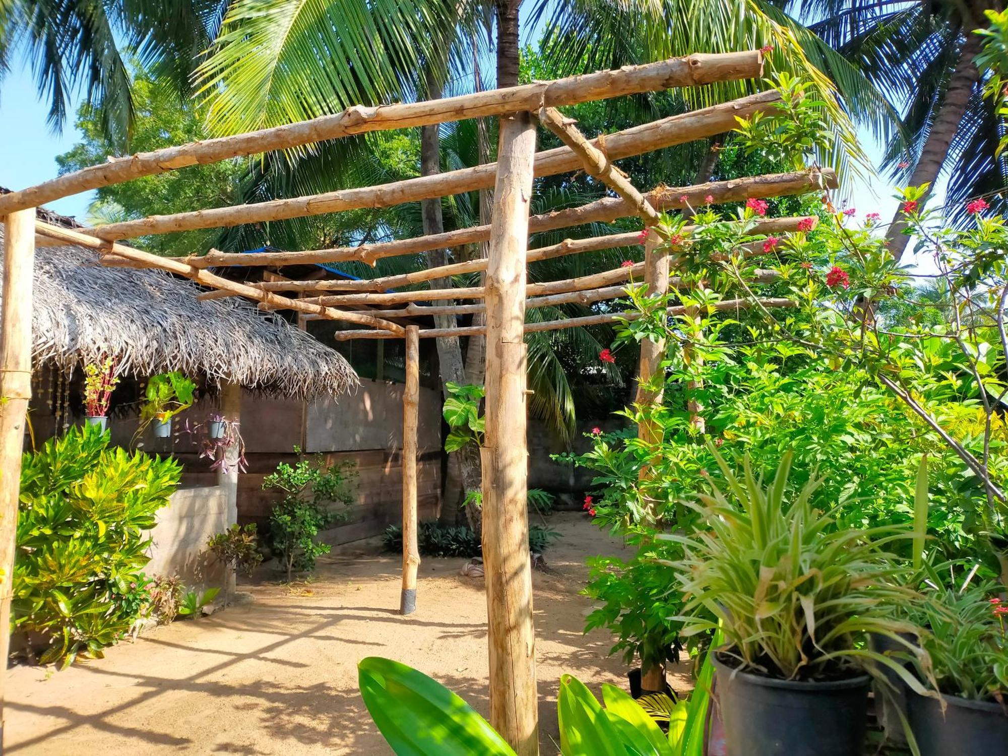 Hotel Eastwind Surf Camp Arugam Bay Exteriér fotografie